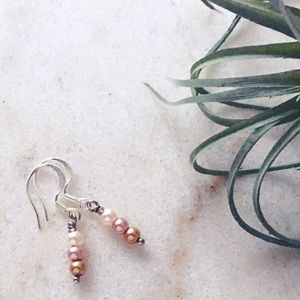Dainty 3 Pearl Bar Mini Earrings Pink Cream Gold